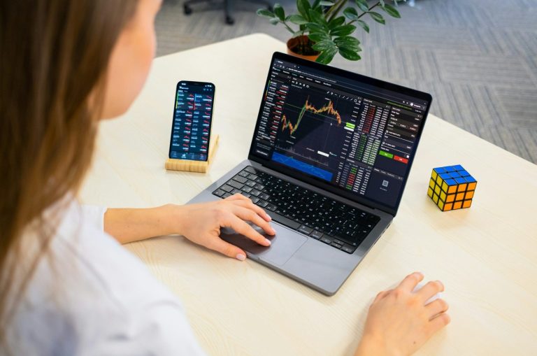 Why Transparent PropFunding Trading Metrics Matter for Every Trader